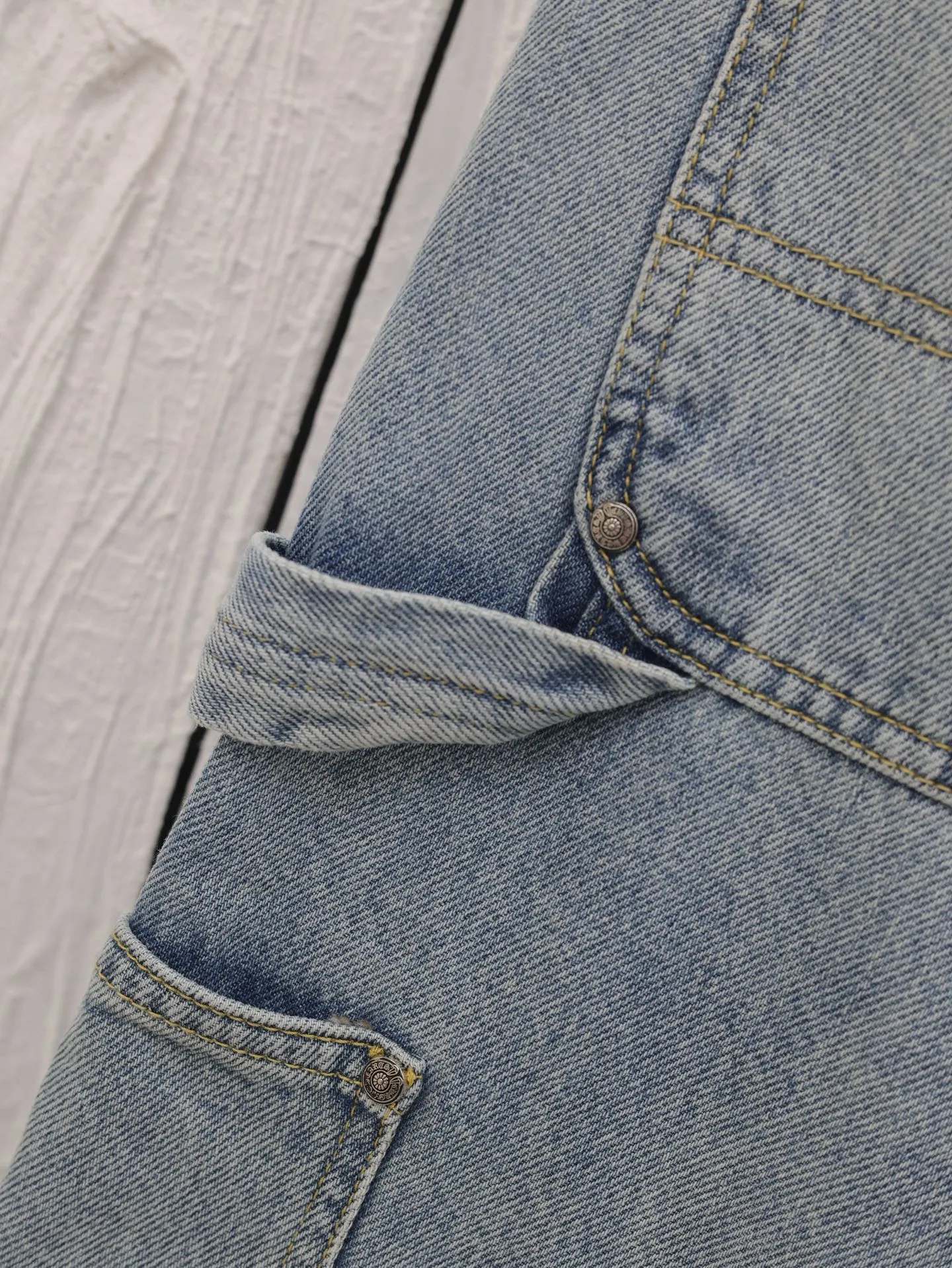 🅿️600 Come Heart*/Chro Heart Cross Starry Sky Cross Genuine Leather Patch Work Jeans. The washing process uses a combination of multiple processes such as heavy fermentation, washing and frying, spraying with horse and so on. Genuine leather patches, straight hem design, frayed feet, and accessories and hardware all customized in matching colors to achieve perfect consistency.  Size: 30/32/34/46